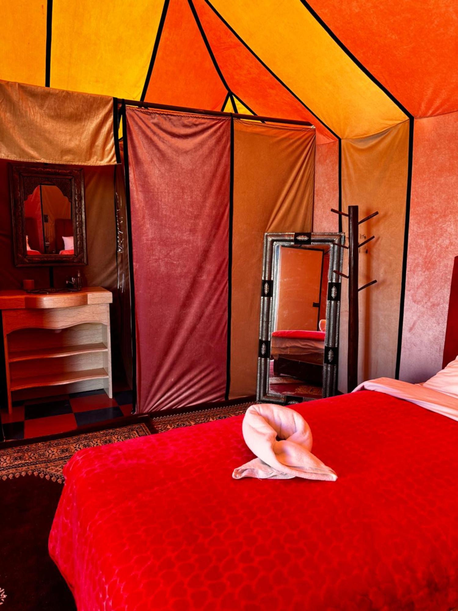 Nomad Luxury Camp Hotel Мерцуга Екстериор снимка