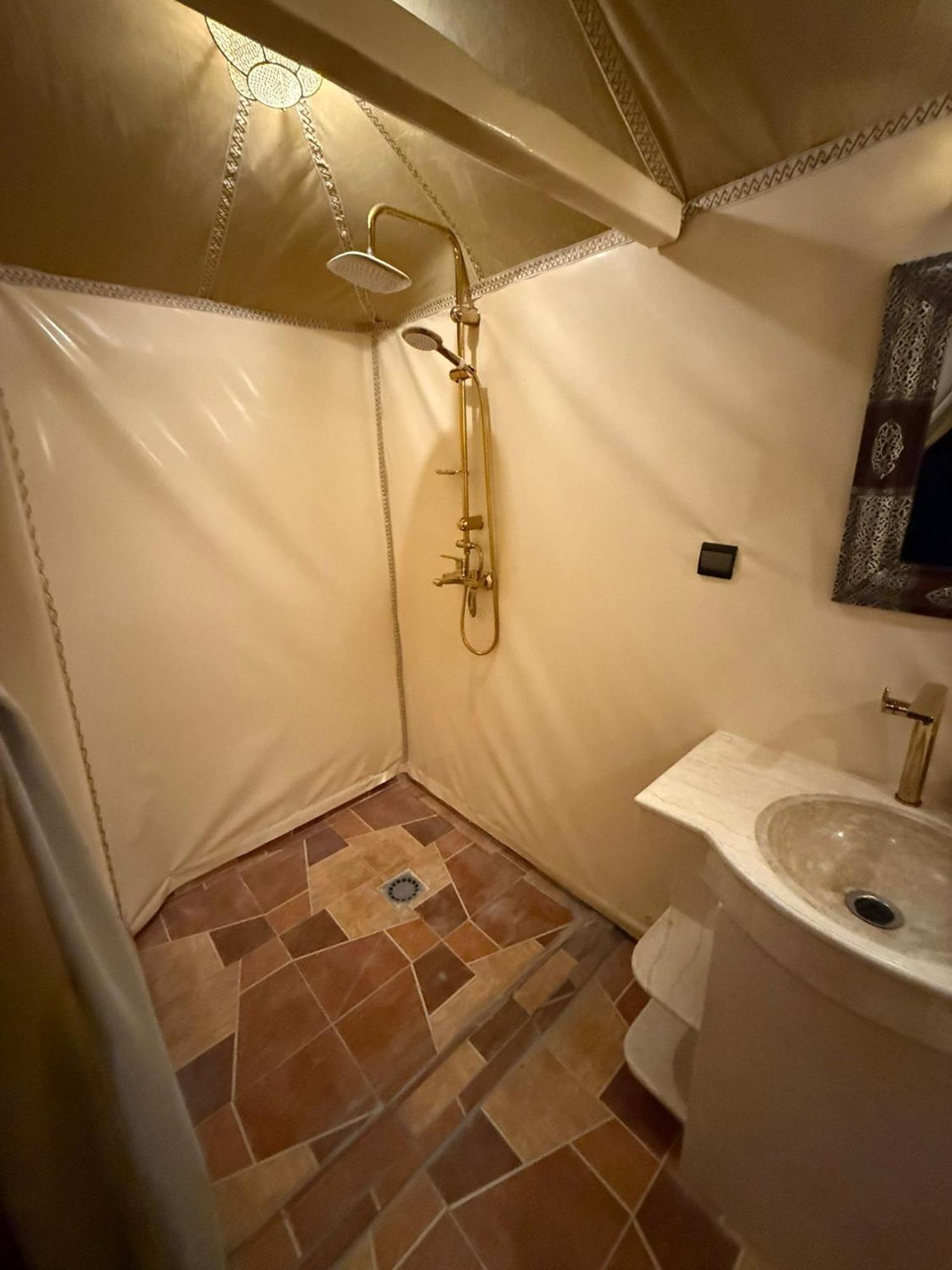 Nomad Luxury Camp Hotel Мерцуга Стая снимка